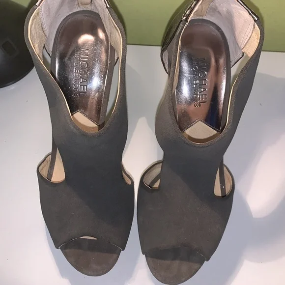 Michael Kors stiletto heels 8.5 - Picture 10 of 13